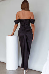 Mariesa Plunging Neckline Dress Black